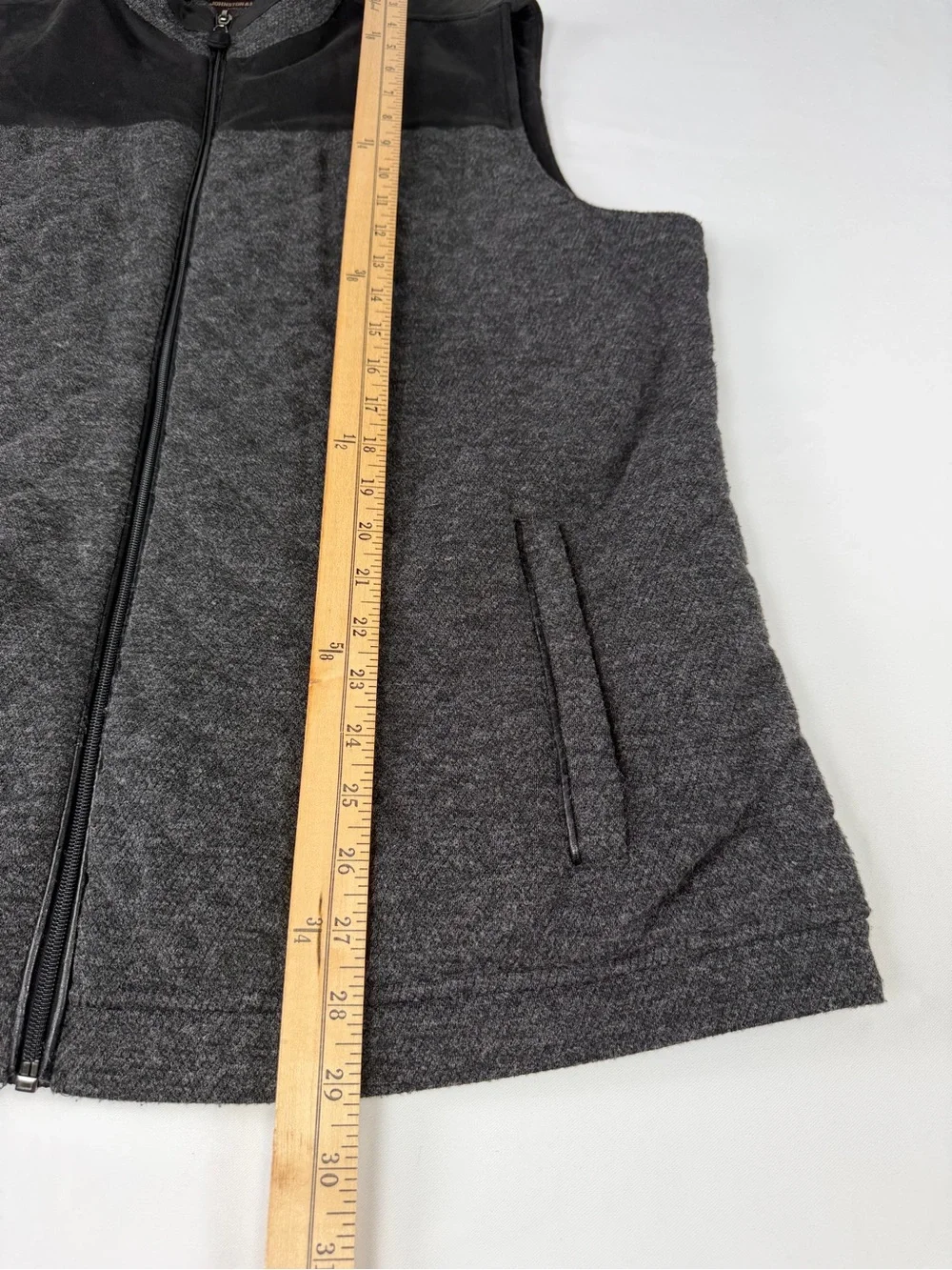 Johnston & Murphy Men's Quilted Charcoal Gray Zip Vest - Classy professional XL